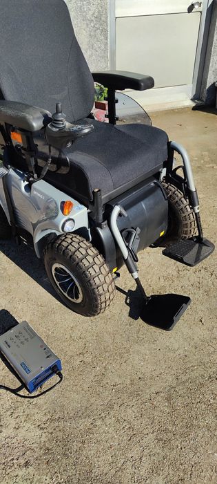 Cadeira de rodas elétrica