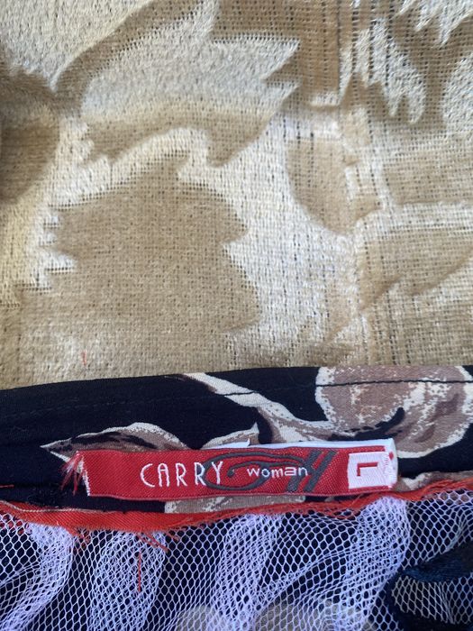 Spodnica w kwiaty Carry