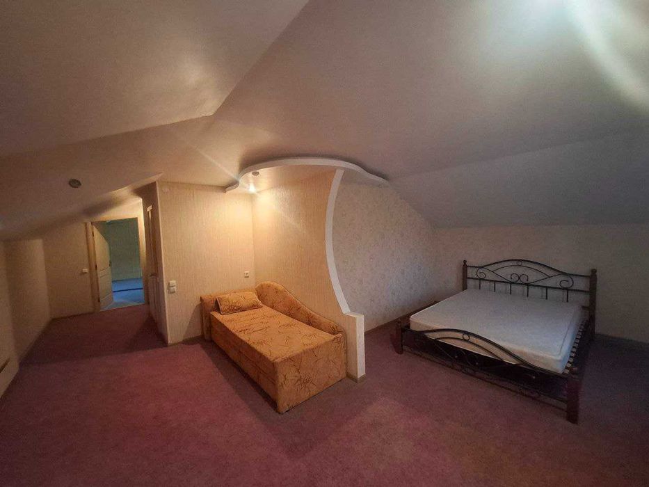 Продаж готелю з власною територією