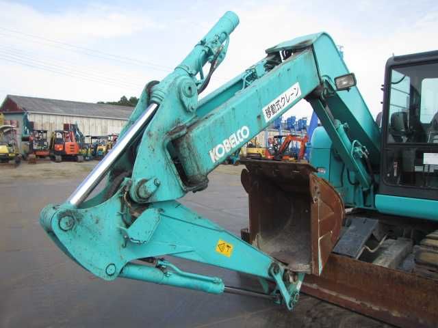 Гусеничний екскаватор Kobelco SK80UR-6E.