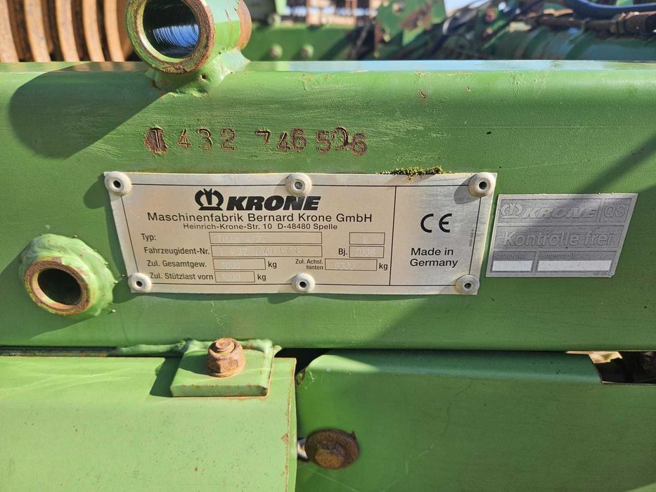Przyczepa samozbierająca KRONE