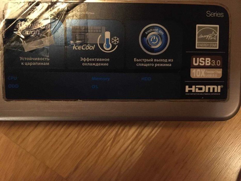 ASUS ноутбук на фото є серія і номер