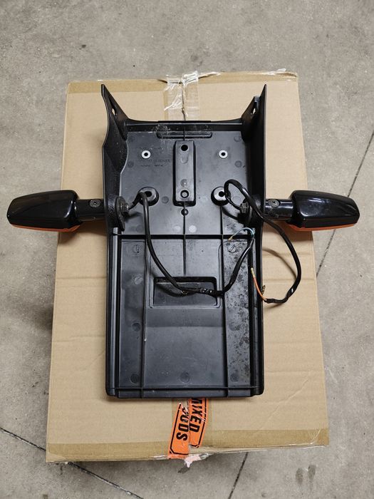 Peças originais Hornet 600 '98 - Escape, piscas, traseira e espelhos