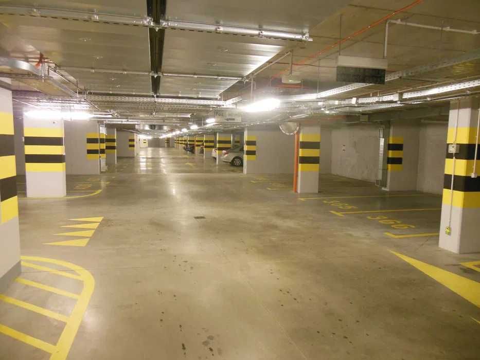 Miejsce parkingowe Bohema Szwedzka graraż