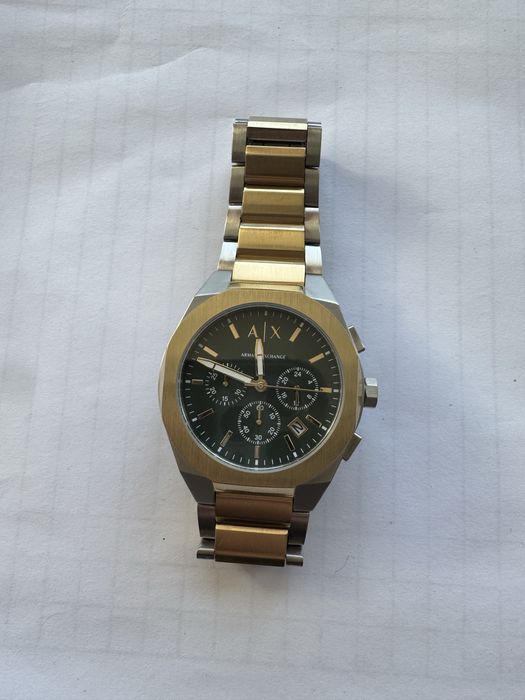 Часи Armani Exchange