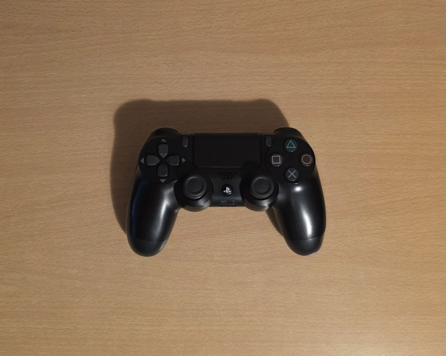 Playstation 4 Slim  500gb + Comando Sony + Jogo