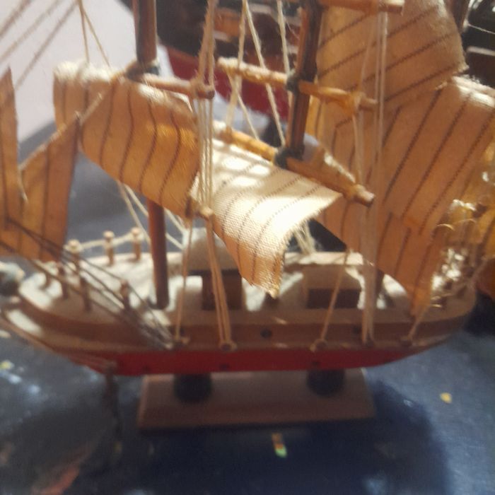 Vendo decoração em madeira