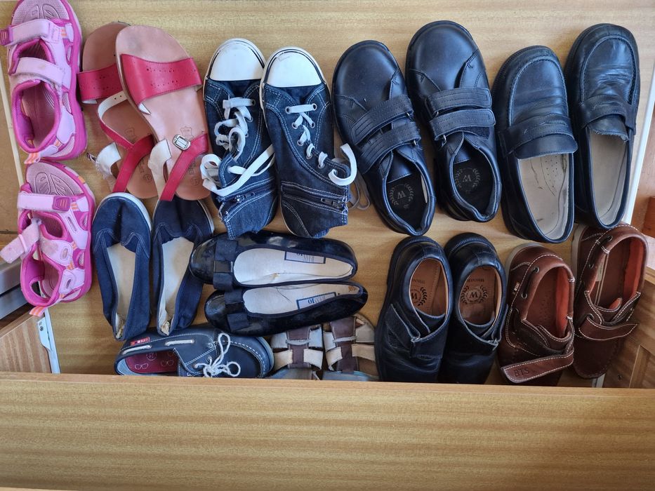 Sapatos de criança e adolescentes