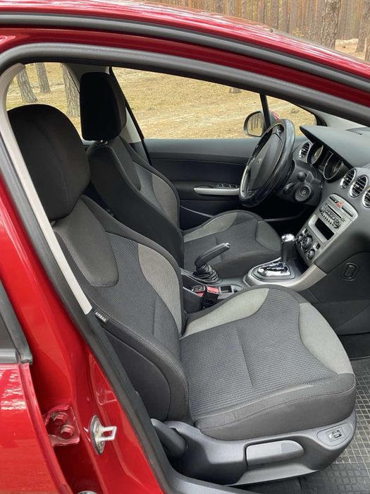 Автомобіль peugeot 308