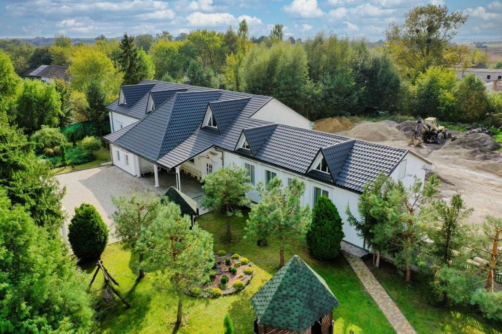 Оренда / продаж бізнес-комплексу, перша лінія траси Самбір-Мостиська