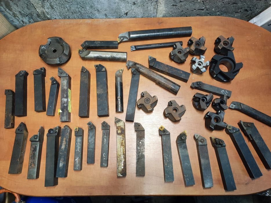 Sprzedam Noże tokarskie