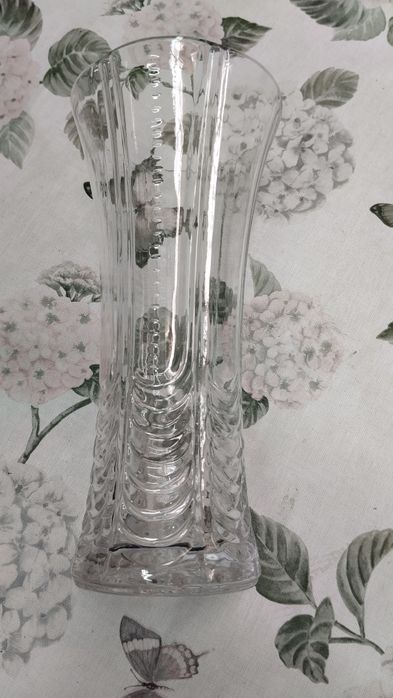 Very Thin Glass Pitcher426077537530685441