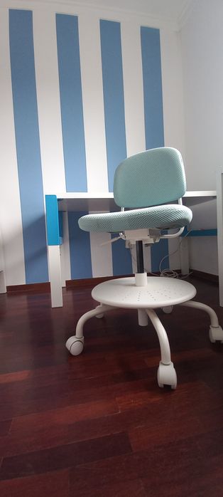 Cadeira e  secretária IKEA