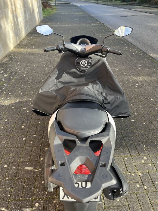 Yamaha Nmax 125 (poucos quilómetros)