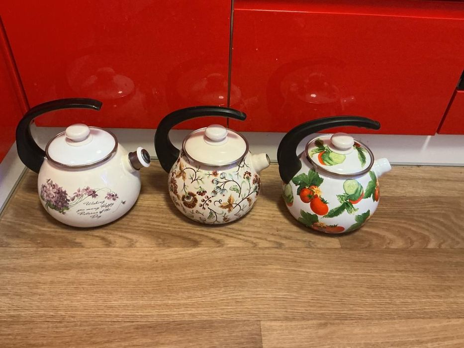 Срочно продам!Чайник для кухні 2.5 л