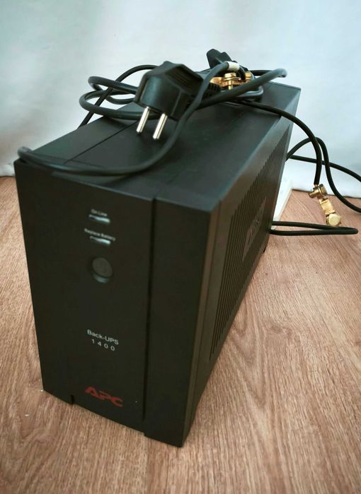 ДБЖ APC Back UPS 1400 безперебійник під акумулятор 12В потужність700Вт