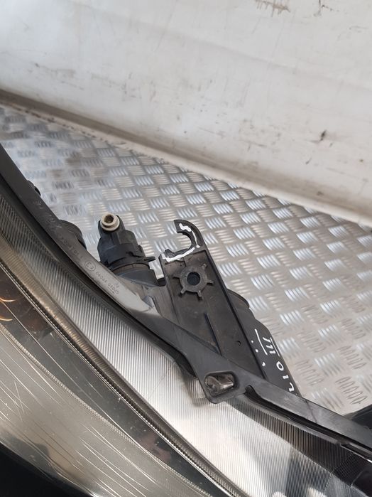 Lampa Prawa Przód 8200261612 Renault Clio Iii Hb 06R- Europa