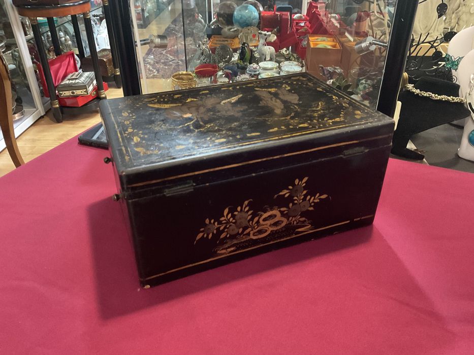 Caixa oriental laca 26x17x13 cm