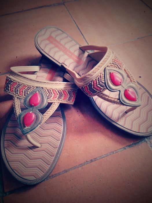 Tênis e sandálias tamanho 39