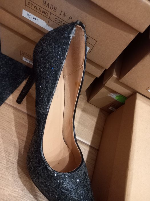 Czułenka  czarne z połyskiem r 37