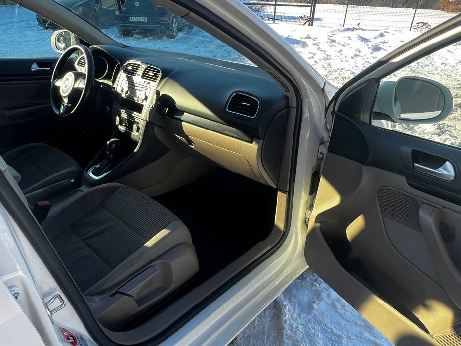 Volkswagen Golf 2.0 dizel akpp 2011