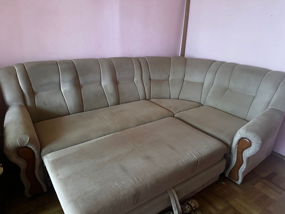 Срочно!!Раскладной,угловой диван,в отличном состоянии!(кресло в подарок)