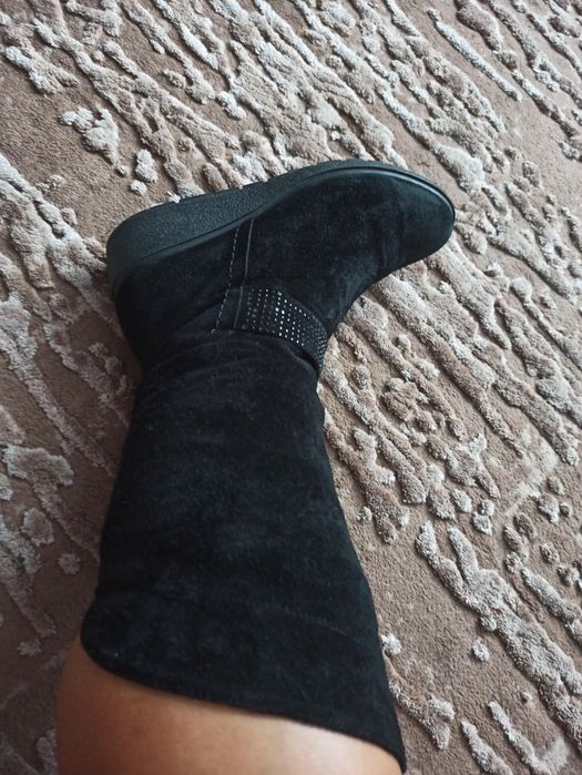 Чоботи зимові ,натуральний замш