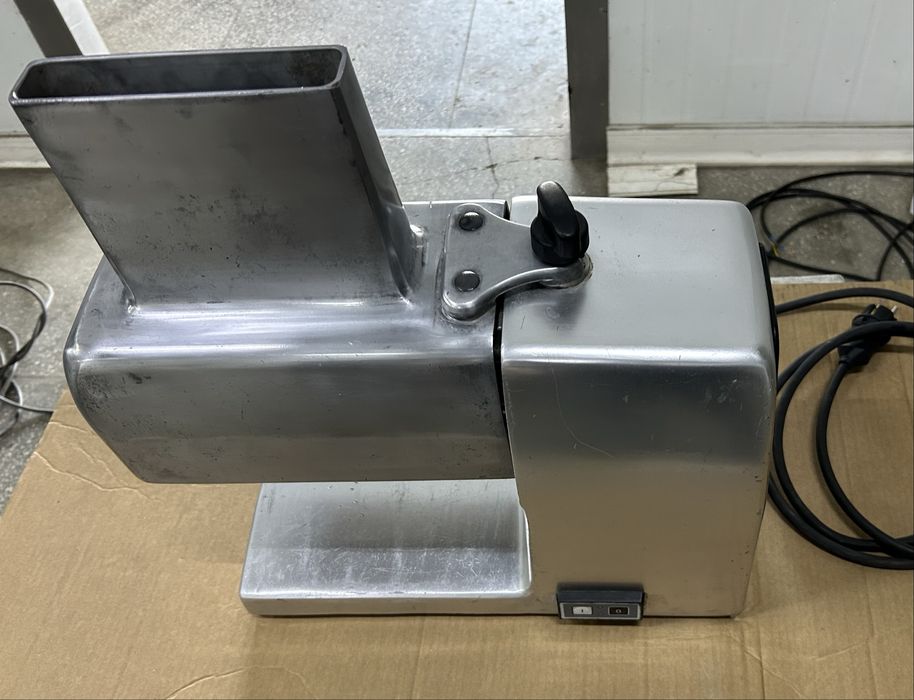 Стейкер , машина  для нарізання на полоски, ломтиками.