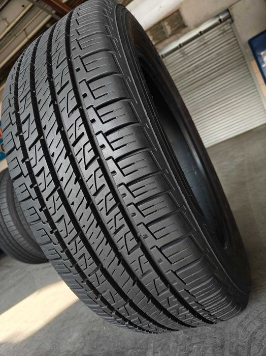 R19 235 55 шини всесезонні Goodyear Assurance MaxLife гарний стан США