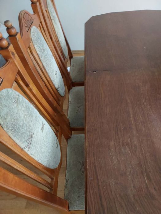 Dąb Rustykalny zestaw mebli  komoda+ witryna+ stol z krzeslami