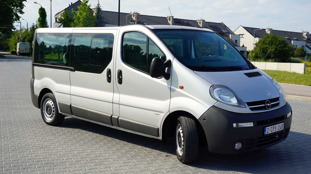 Opel Vivaro 9 osobowy ** 1.9 100 km ** Sprowadzony ** 1 właściciel