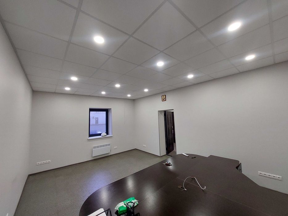 Оренда офісів (район Металургів., НДІОГАЗ) з окремим входом на 1 пов.