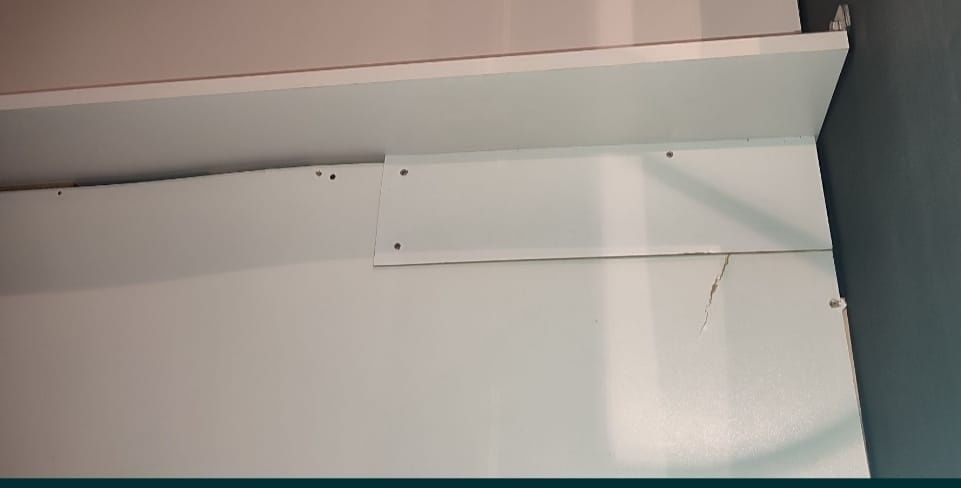 Łóżko sypialniane tapicerowane z pojemnikiem