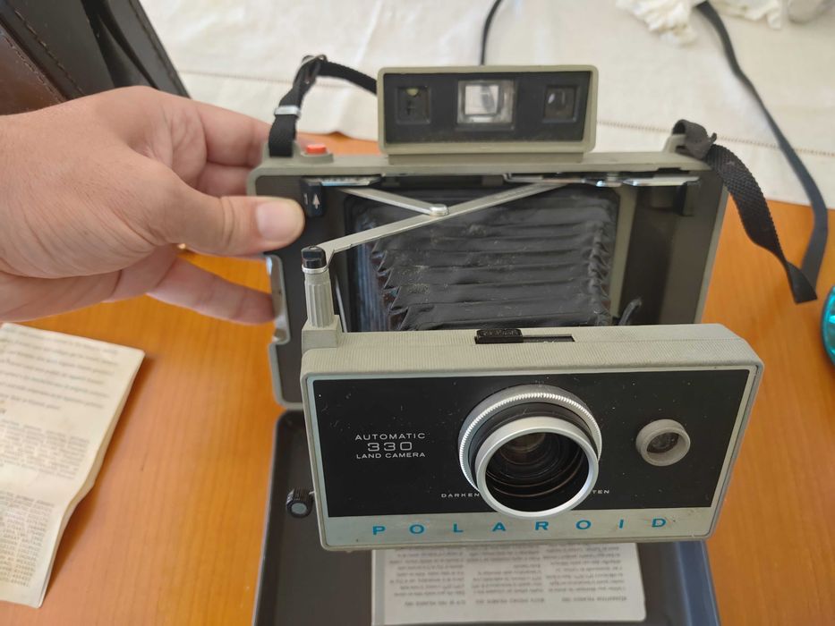 Polaroid Automatic 330
