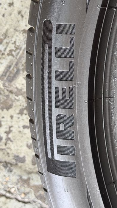 Pneus 315/35r21 Pirelli PZero* com 90% de piso