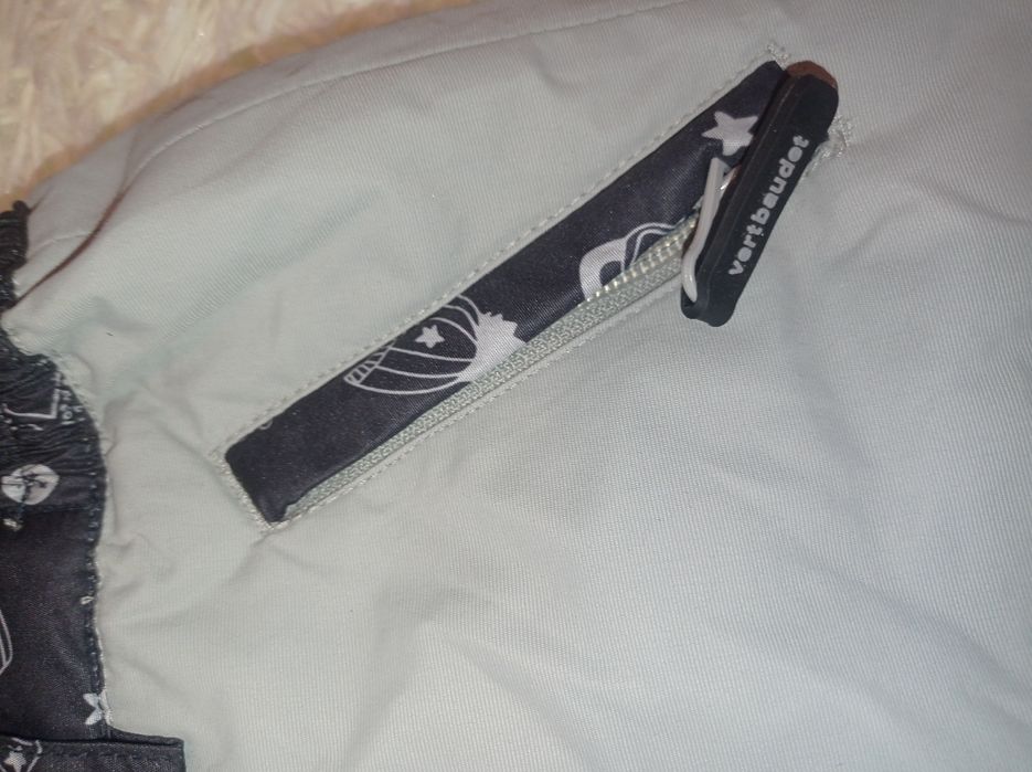 Сірий напівкомбінезон на весну, на дитину 4-5 років