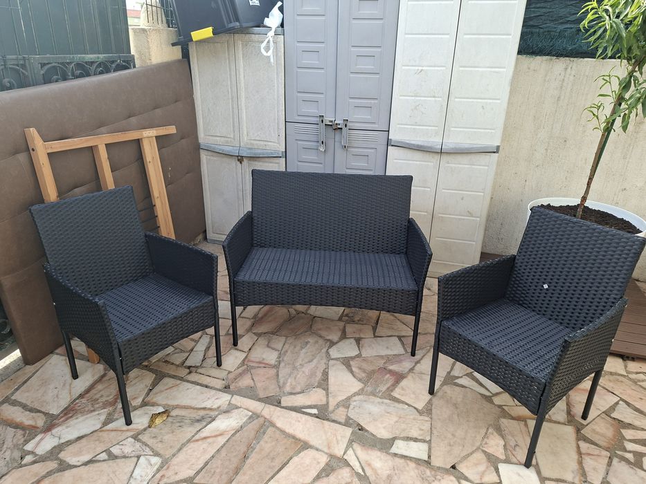 Sofa mais duas  cadeiras jardim