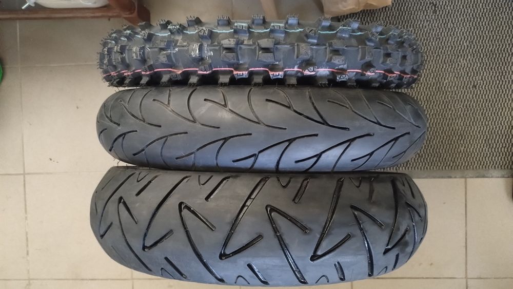 Do sprzedania 5 opon plus 2 detki