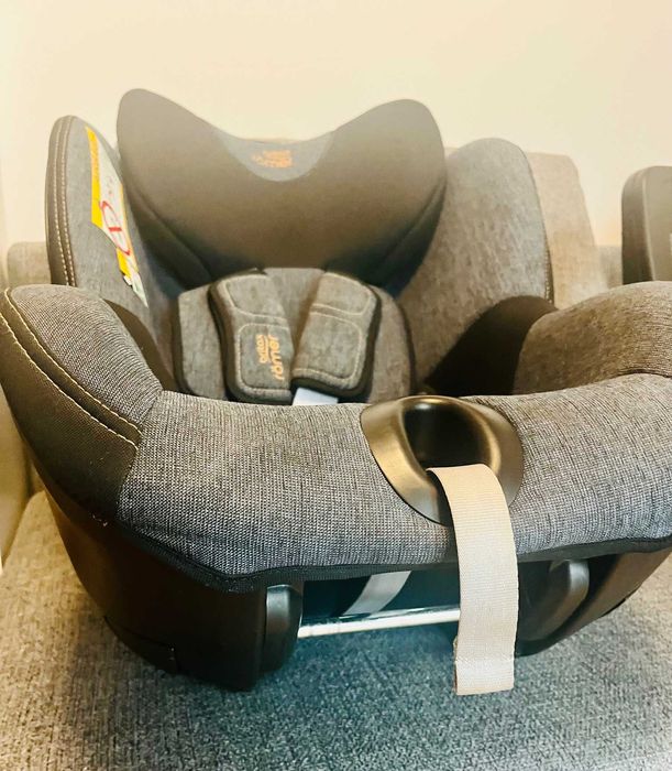 Fotelik Britax Romer Dualfix M i-size z bazą - stan jak nowy