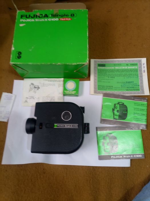 Maq. de filmar antiga de coleção fujica