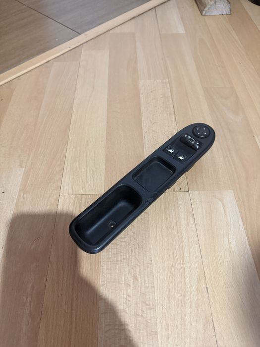 Controle  de botoes da porta do peugeout 307