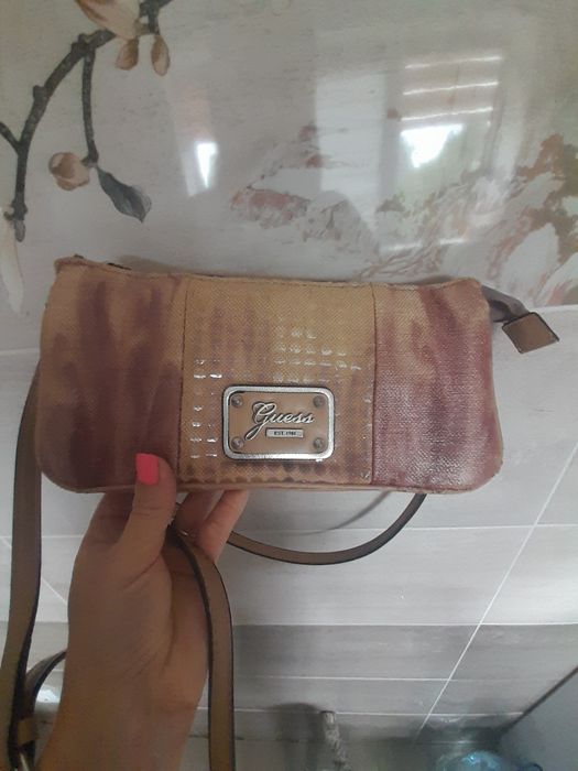 Клатч-сумочка через плече Guess