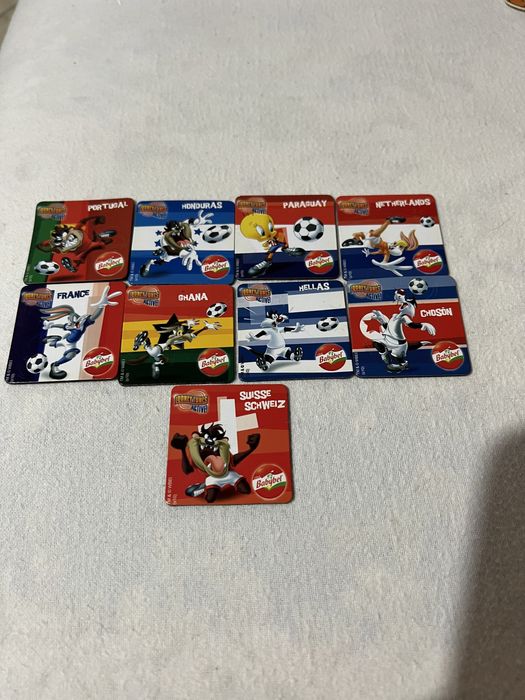 Ímãs com personagens > infantil referente aos países de futebol.