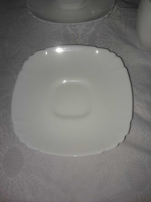 Zestaw kawowy filiżanki i talerzyki Luminarc