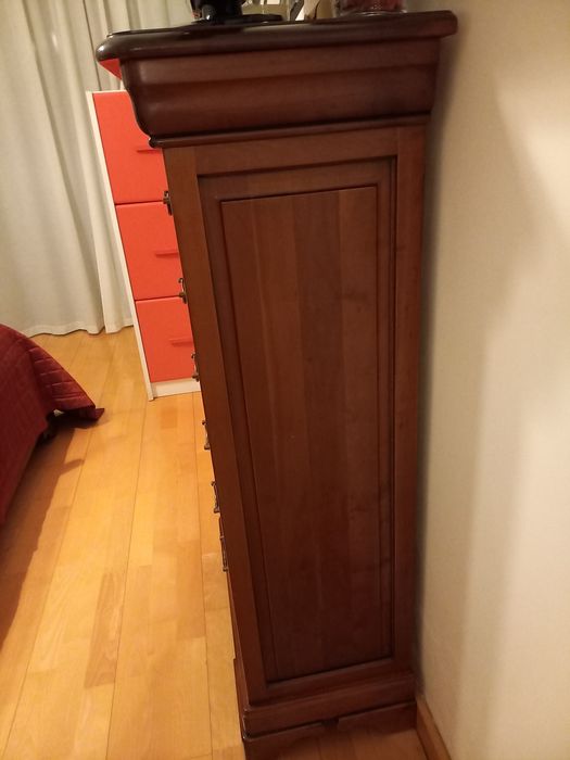 Camiseiro em cerejeira