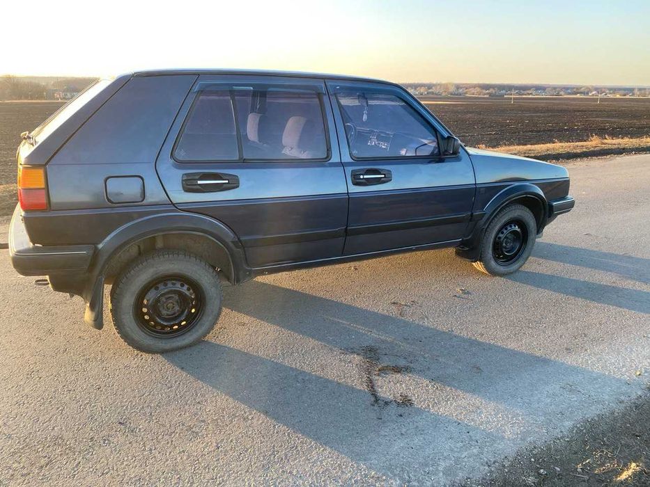 Гольф в хорошому стані.