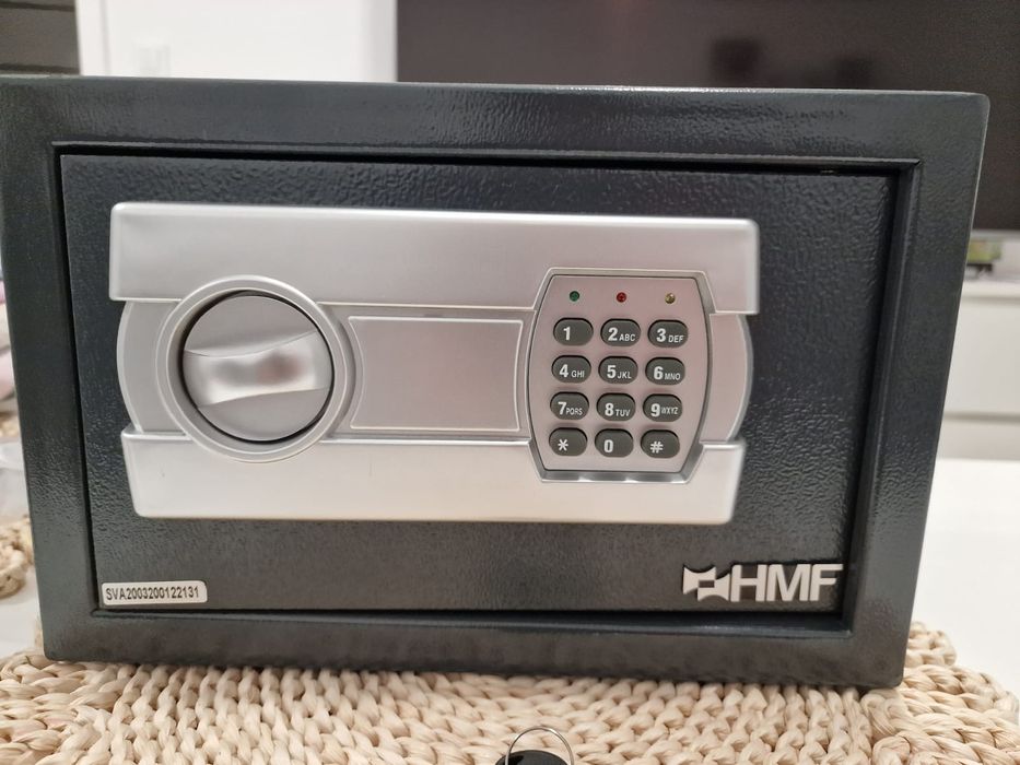 Sejf meblowy z zamkiem elektronicznym