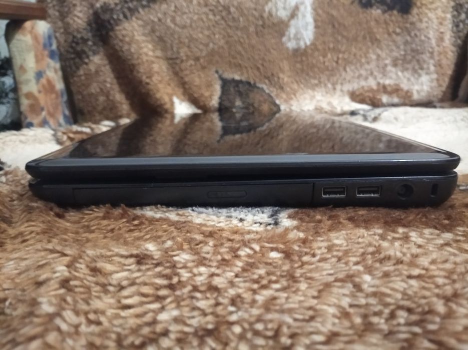 Продам ноутбук Compaq CQ58 6 Gb RAM ,AMD, ssd, батарея 5 часов износ 0