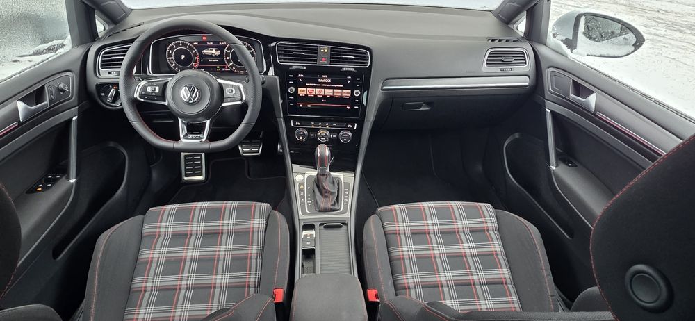 Volkswagen Golf 2.0  VII GTI 245KM
Bezwypadkowy   Jak nowy