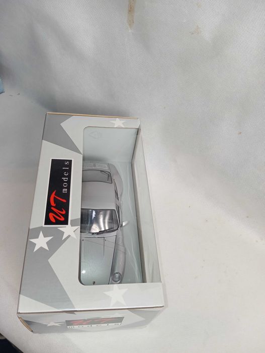 UT Models Porsche 911 Carrera S 1:18